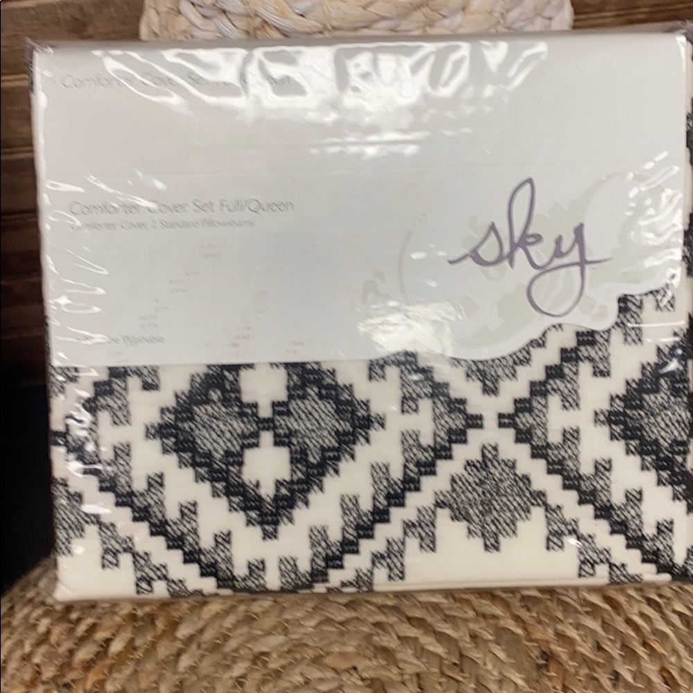 Final Price New Sky Embroidered Duvet Cover Set - Picture 5 of 9